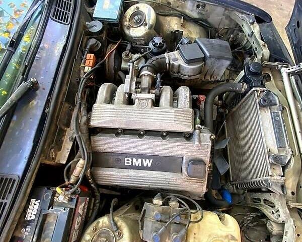 Серый БМВ 3 Серия, объемом двигателя 1.8 л и пробегом 269 тыс. км за 2400 $, фото 7 на Automoto.ua