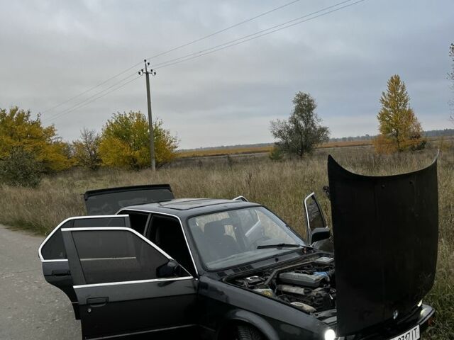 Серый БМВ 3 Серия, объемом двигателя 1.8 л и пробегом 300 тыс. км за 951 $, фото 6 на Automoto.ua