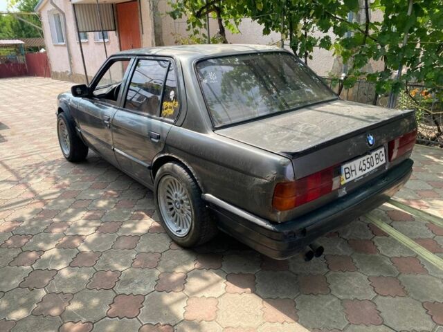 Серый БМВ 3 Серия, объемом двигателя 1.8 л и пробегом 999 тыс. км за 850 $, фото 4 на Automoto.ua