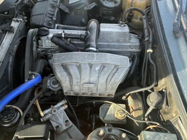 Серый БМВ 3 Серия, объемом двигателя 2.4 л и пробегом 500 тыс. км за 850 $, фото 6 на Automoto.ua