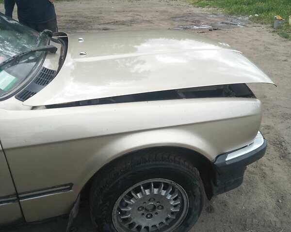 Серый БМВ 3 Серия, объемом двигателя 1.8 л и пробегом 450 тыс. км за 1800 $, фото 5 на Automoto.ua