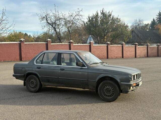 Серый БМВ 3 Серия, объемом двигателя 2.4 л и пробегом 500 тыс. км за 850 $, фото 1 на Automoto.ua