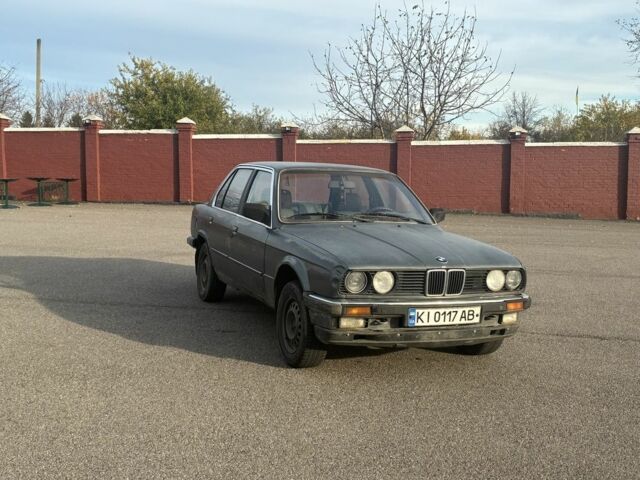 Серый БМВ 3 Серия, объемом двигателя 2.4 л и пробегом 500 тыс. км за 850 $, фото 2 на Automoto.ua