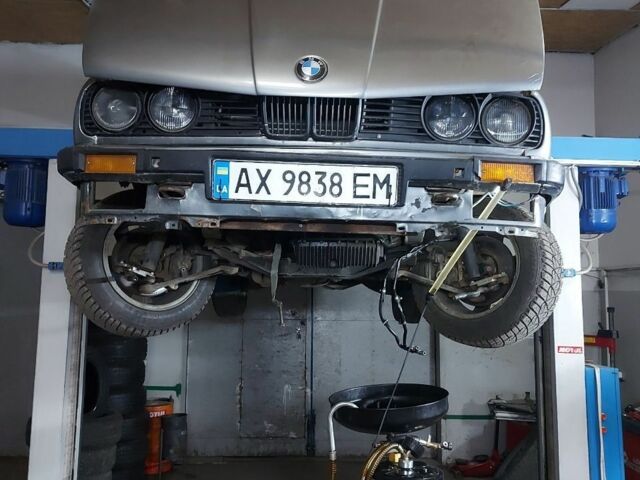 Серый БМВ 3 Серия, объемом двигателя 1.8 л и пробегом 200 тыс. км за 2365 $, фото 2 на Automoto.ua