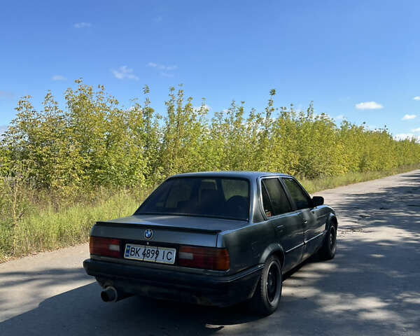 Серый БМВ 3 Серия, объемом двигателя 1.8 л и пробегом 350 тыс. км за 1850 $, фото 2 на Automoto.ua