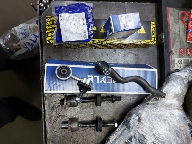 Серый БМВ 3 Серия, объемом двигателя 1.8 л и пробегом 200 тыс. км за 2365 $, фото 5 на Automoto.ua