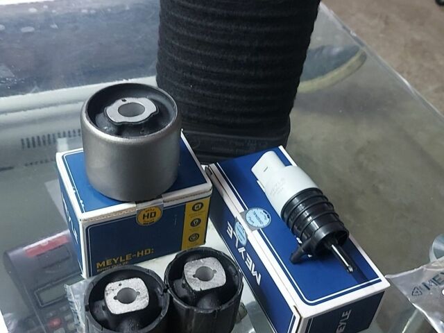 Серый БМВ 3 Серия, объемом двигателя 1.8 л и пробегом 200 тыс. км за 2365 $, фото 6 на Automoto.ua