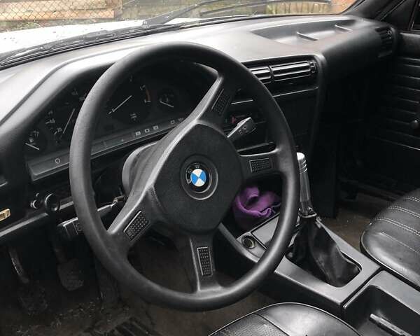 Сірий БМВ 3 Серія, об'ємом двигуна 1.8 л та пробігом 100 тис. км за 1500 $, фото 5 на Automoto.ua