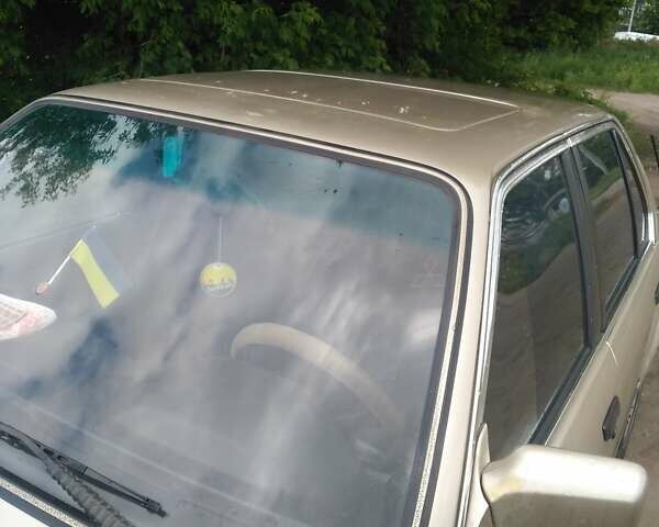 Серый БМВ 3 Серия, объемом двигателя 1.8 л и пробегом 450 тыс. км за 1800 $, фото 11 на Automoto.ua