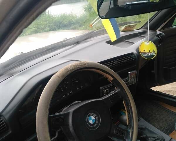 Серый БМВ 3 Серия, объемом двигателя 1.8 л и пробегом 450 тыс. км за 1800 $, фото 3 на Automoto.ua