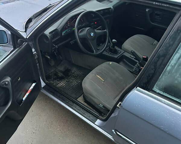 Серый БМВ 3 Серия, объемом двигателя 2.44 л и пробегом 30 тыс. км за 6000 $, фото 19 на Automoto.ua