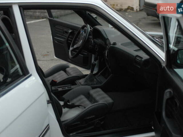 Серый БМВ 3 Серия, объемом двигателя 2.8 л и пробегом 360 тыс. км за 7500 $, фото 1 на Automoto.ua