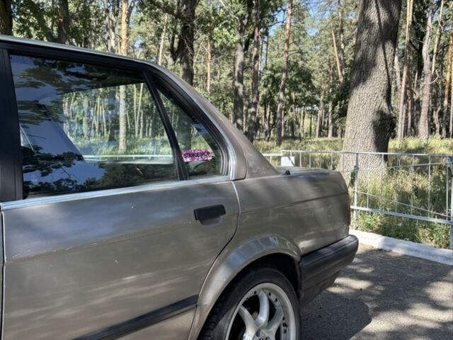 Сірий БМВ 3 Серія, об'ємом двигуна 1.8 л та пробігом 250 тис. км за 2600 $, фото 5 на Automoto.ua