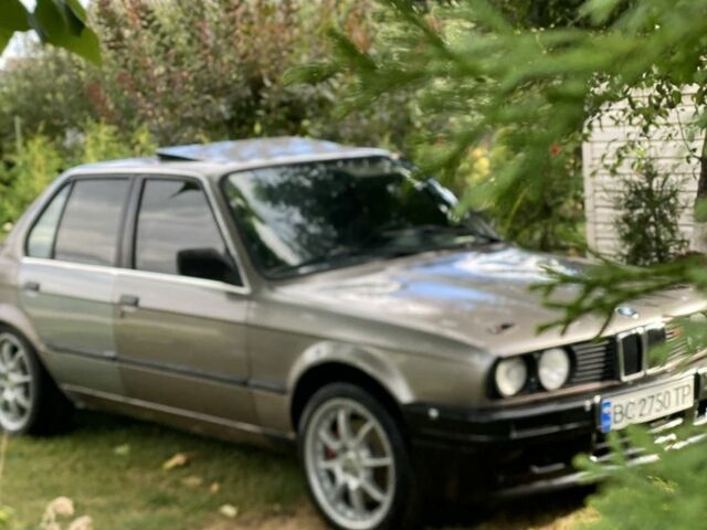 Сірий БМВ 3 Серія, об'ємом двигуна 1.8 л та пробігом 250 тис. км за 2600 $, фото 9 на Automoto.ua