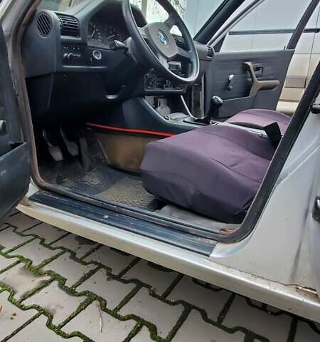 Серый БМВ 3 Серия, объемом двигателя 1.8 л и пробегом 170 тыс. км за 1300 $, фото 6 на Automoto.ua