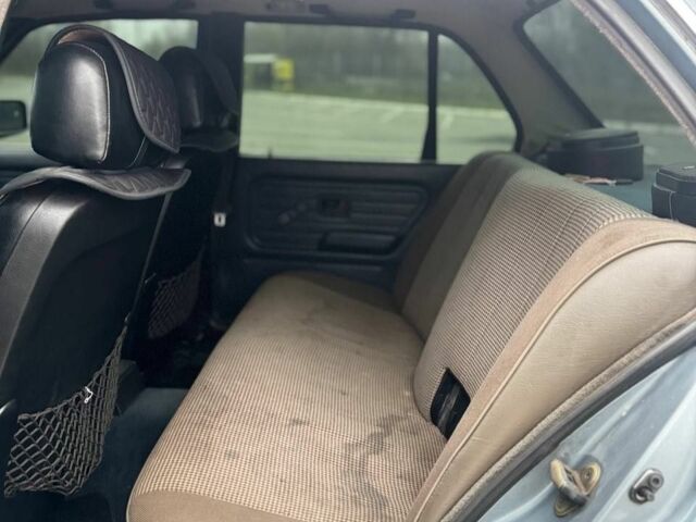 Серый БМВ 3 Серия, объемом двигателя 0 л и пробегом 292 тыс. км за 2200 $, фото 7 на Automoto.ua