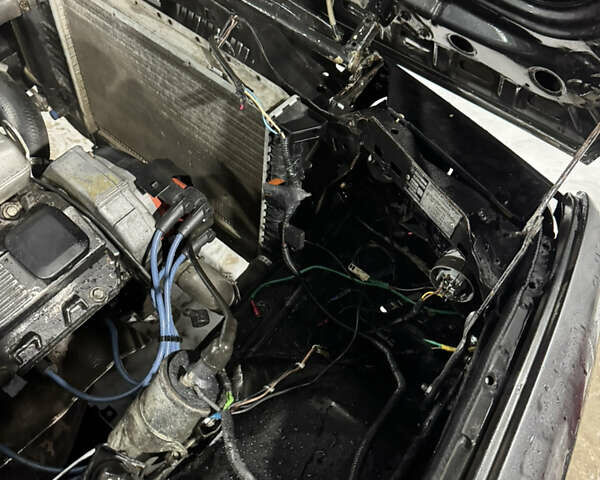 Серый БМВ 3 Серия, объемом двигателя 1.8 л и пробегом 333 тыс. км за 1200 $, фото 10 на Automoto.ua