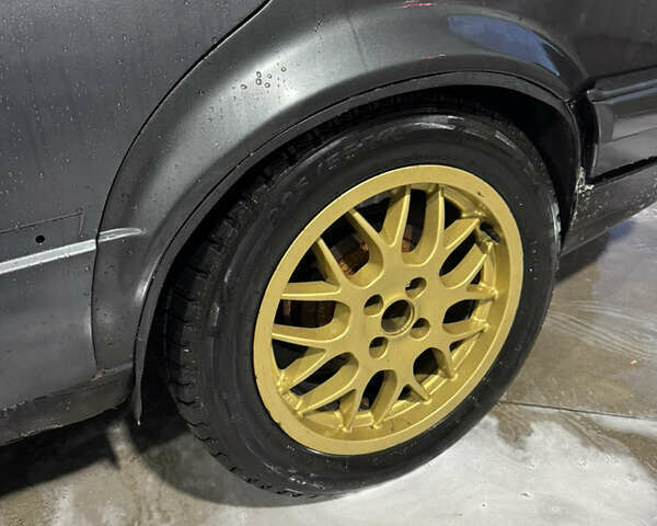 Серый БМВ 3 Серия, объемом двигателя 1.8 л и пробегом 333 тыс. км за 1200 $, фото 13 на Automoto.ua