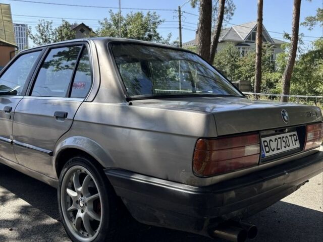 Сірий БМВ 3 Серія, об'ємом двигуна 1.8 л та пробігом 250 тис. км за 2600 $, фото 1 на Automoto.ua