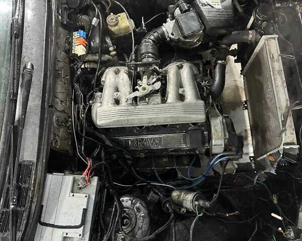 Серый БМВ 3 Серия, объемом двигателя 1.8 л и пробегом 333 тыс. км за 1200 $, фото 8 на Automoto.ua