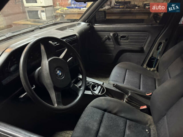 Серый БМВ 3 Серия, объемом двигателя 1.8 л и пробегом 333 тыс. км за 1200 $, фото 21 на Automoto.ua