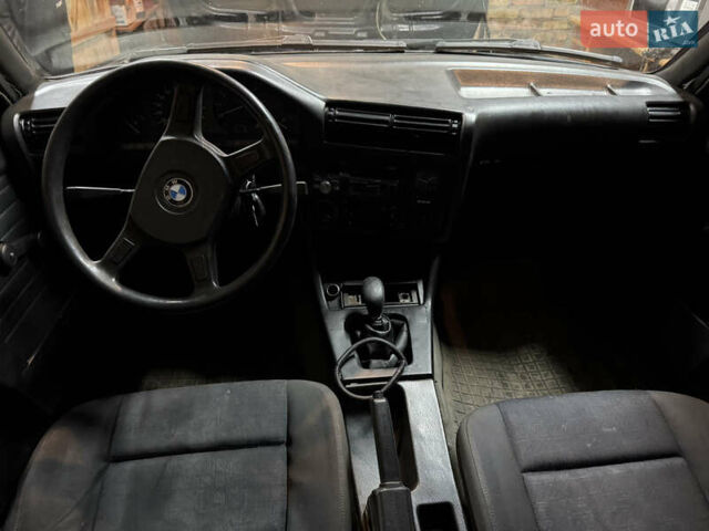 Серый БМВ 3 Серия, объемом двигателя 1.8 л и пробегом 333 тыс. км за 1200 $, фото 22 на Automoto.ua