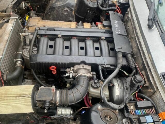 Серый БМВ 3 Серия, объемом двигателя 1.8 л и пробегом 312 тыс. км за 4000 $, фото 7 на Automoto.ua