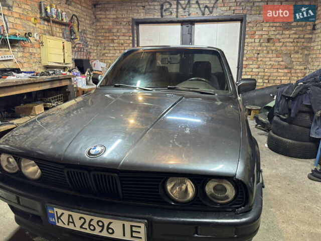 Серый БМВ 3 Серия, объемом двигателя 1.8 л и пробегом 333 тыс. км за 1200 $, фото 1 на Automoto.ua