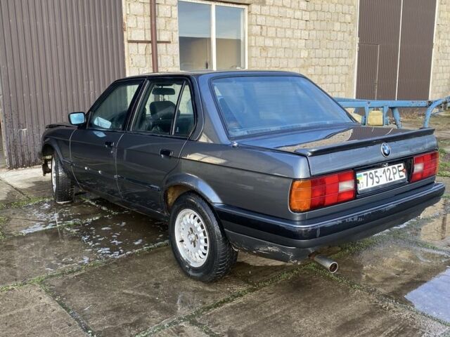 Сірий БМВ 3 Серія, об'ємом двигуна 10 л та пробігом 350 тис. км за 1600 $, фото 3 на Automoto.ua