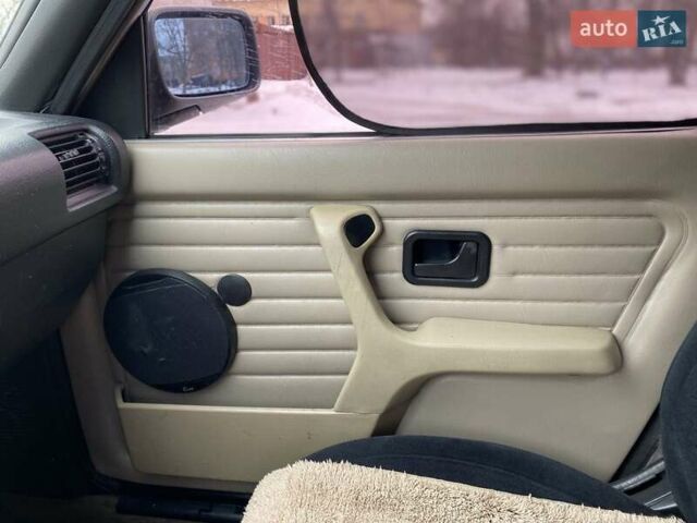 Серый БМВ 3 Серия, объемом двигателя 1.6 л и пробегом 200 тыс. км за 1000 $, фото 6 на Automoto.ua