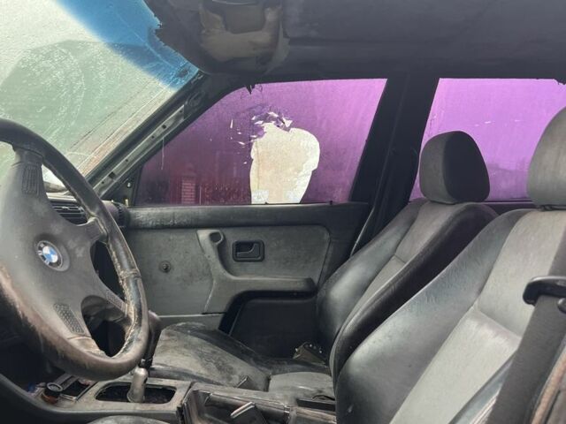 Серый БМВ 3 Серия, объемом двигателя 2.4 л и пробегом 200 тыс. км за 600 $, фото 8 на Automoto.ua