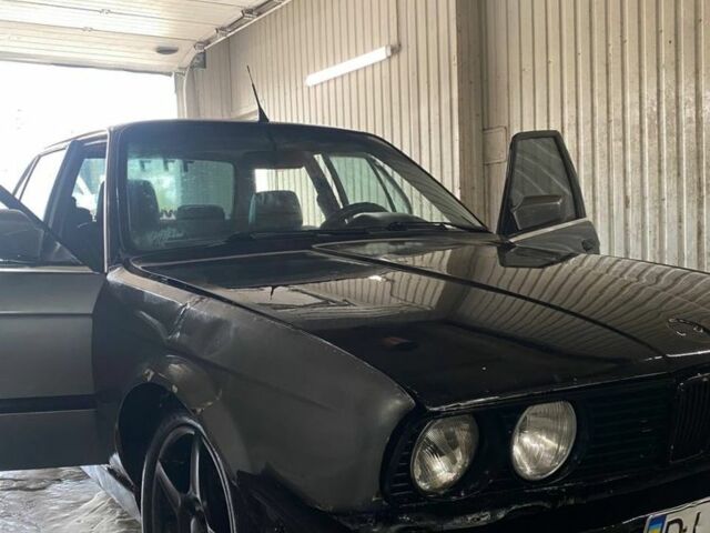 Сірий БМВ 3 Серія, об'ємом двигуна 1.6 л та пробігом 300 тис. км за 800 $, фото 4 на Automoto.ua