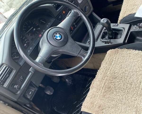 Серый БМВ 3 Серия, объемом двигателя 1.6 л и пробегом 200 тыс. км за 1000 $, фото 5 на Automoto.ua