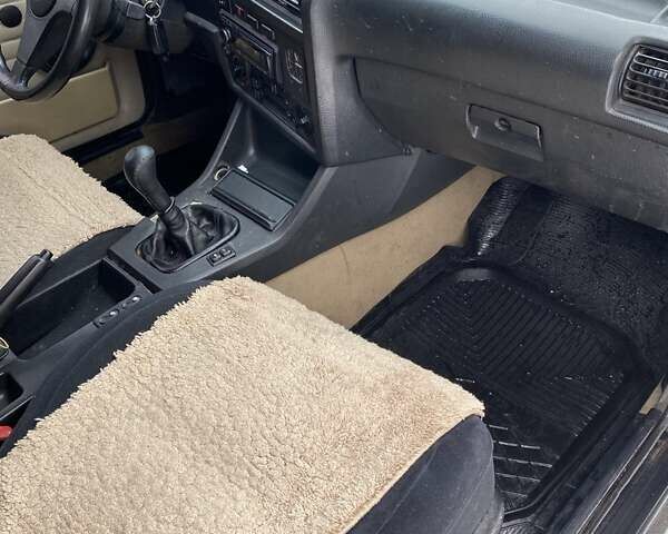 Серый БМВ 3 Серия, объемом двигателя 1.6 л и пробегом 200 тыс. км за 1000 $, фото 3 на Automoto.ua