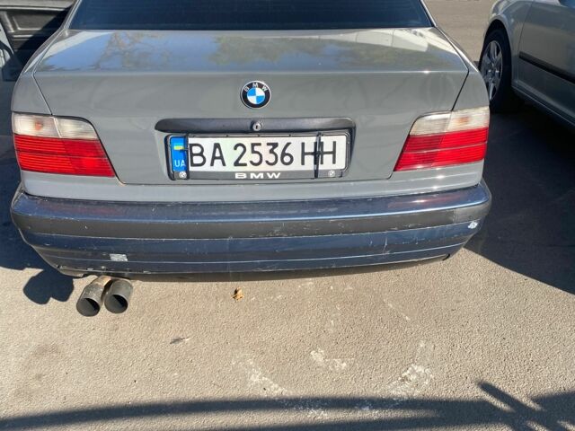 Серый БМВ 3 Серия, объемом двигателя 2 л и пробегом 39 тыс. км за 2500 $, фото 3 на Automoto.ua