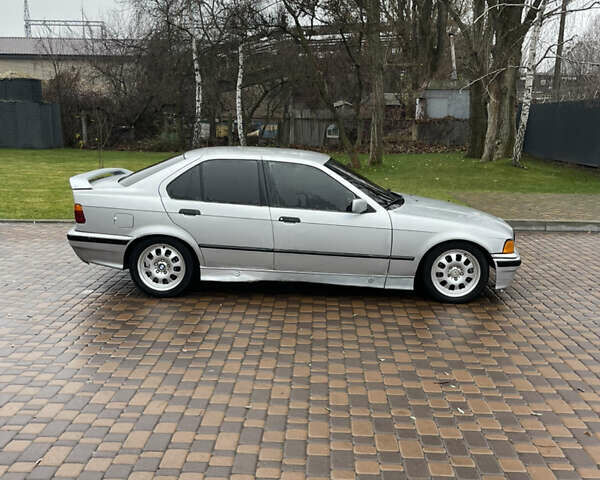 Сірий БМВ 3 Серія, об'ємом двигуна 1.8 л та пробігом 370 тис. км за 1700 $, фото 2 на Automoto.ua