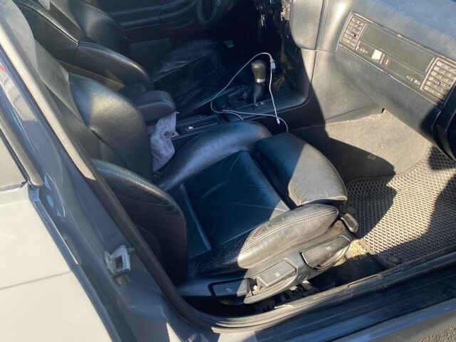 Серый БМВ 3 Серия, объемом двигателя 2 л и пробегом 39 тыс. км за 2500 $, фото 5 на Automoto.ua