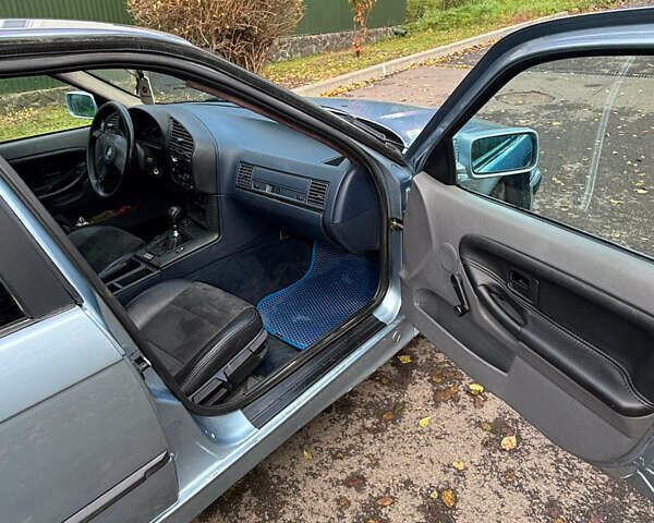 Серый БМВ 3 Серия, объемом двигателя 2 л и пробегом 295 тыс. км за 2300 $, фото 9 на Automoto.ua