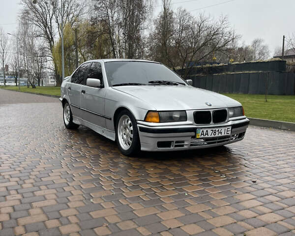 Сірий БМВ 3 Серія, об'ємом двигуна 1.8 л та пробігом 370 тис. км за 1700 $, фото 1 на Automoto.ua