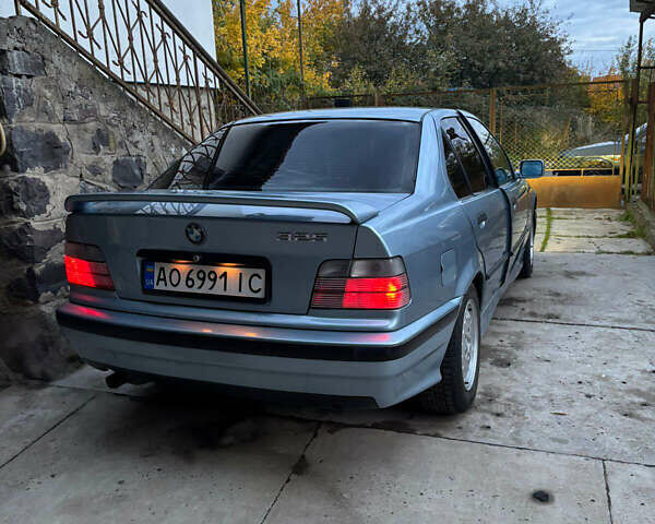 Серый БМВ 3 Серия, объемом двигателя 2 л и пробегом 295 тыс. км за 2300 $, фото 1 на Automoto.ua