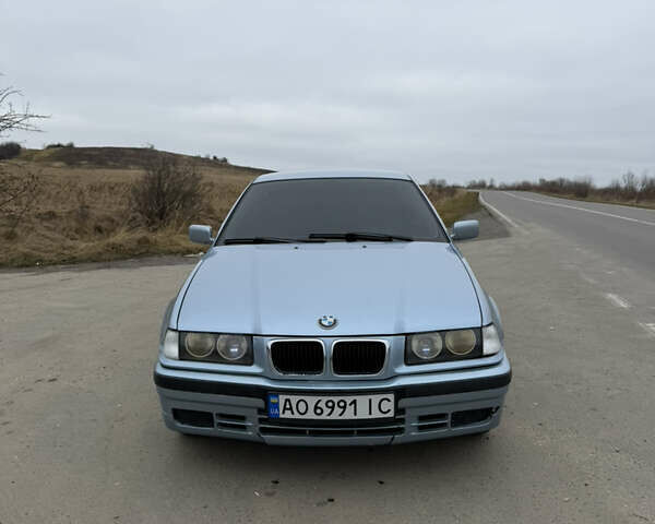 Серый БМВ 3 Серия, объемом двигателя 2.5 л и пробегом 296 тыс. км за 2999 $, фото 1 на Automoto.ua