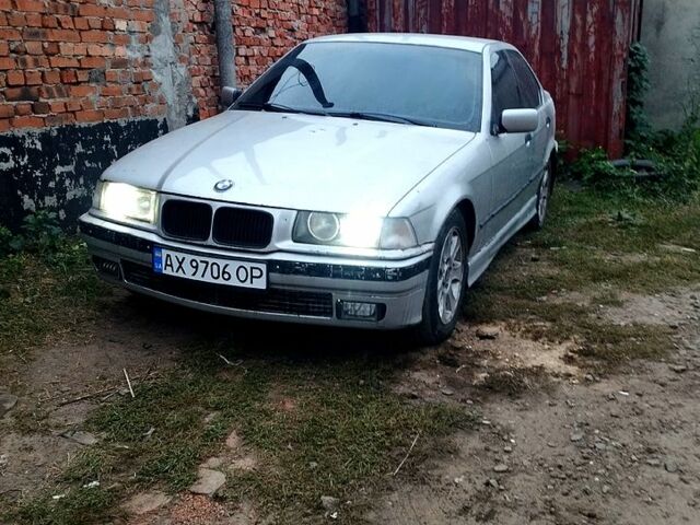 Сірий БМВ 3 Серія, об'ємом двигуна 1.6 л та пробігом 380 тис. км за 1350 $, фото 3 на Automoto.ua