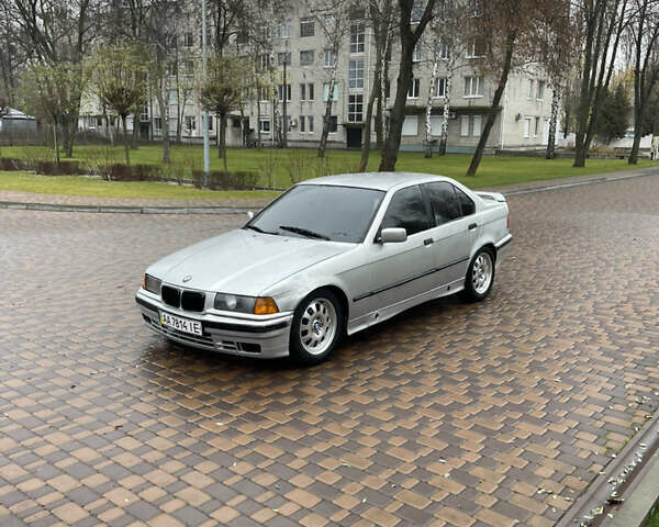 Сірий БМВ 3 Серія, об'ємом двигуна 1.8 л та пробігом 370 тис. км за 1700 $, фото 7 на Automoto.ua