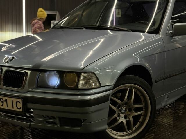 Серый БМВ 3 Серия, объемом двигателя 2.5 л и пробегом 196 тыс. км за 3000 $, фото 2 на Automoto.ua