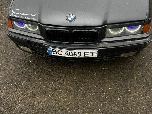 Серый БМВ 3 Серия, объемом двигателя 1.8 л и пробегом 300 тыс. км за 2100 $, фото 1 на Automoto.ua