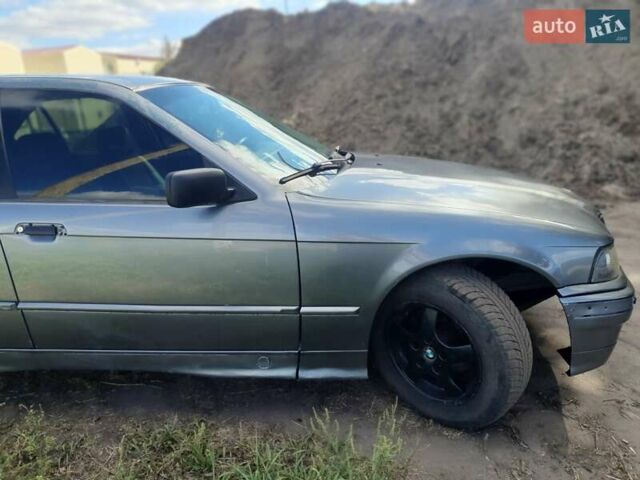Сірий БМВ 3 Серія, об'ємом двигуна 1.6 л та пробігом 777 тис. км за 1999 $, фото 2 на Automoto.ua