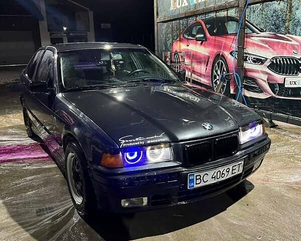 Серый БМВ 3 Серия, объемом двигателя 1.8 л и пробегом 313 тыс. км за 1950 $, фото 1 на Automoto.ua