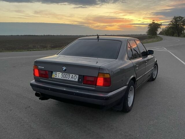 Серый БМВ 3 Серия, объемом двигателя 2.5 л и пробегом 427 тыс. км за 2300 $, фото 3 на Automoto.ua