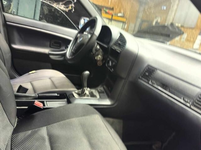 Сірий БМВ 3 Серія, об'ємом двигуна 1.6 л та пробігом 100 тис. км за 2200 $, фото 4 на Automoto.ua