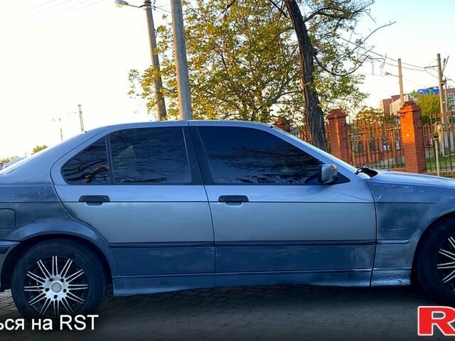 Серый БМВ 3 Серия, объемом двигателя 2.5 л и пробегом 589 тыс. км за 1599 $, фото 5 на Automoto.ua